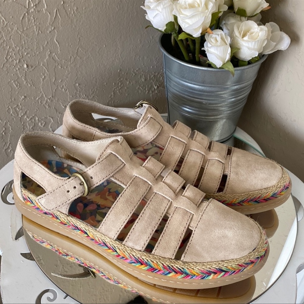 006 Born Cidra Suede Sandals. Size 7M